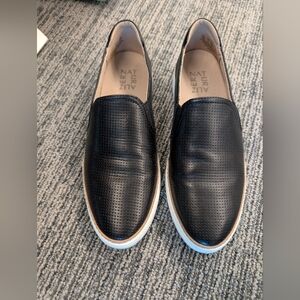 Naturalizer leather slip ons size 7